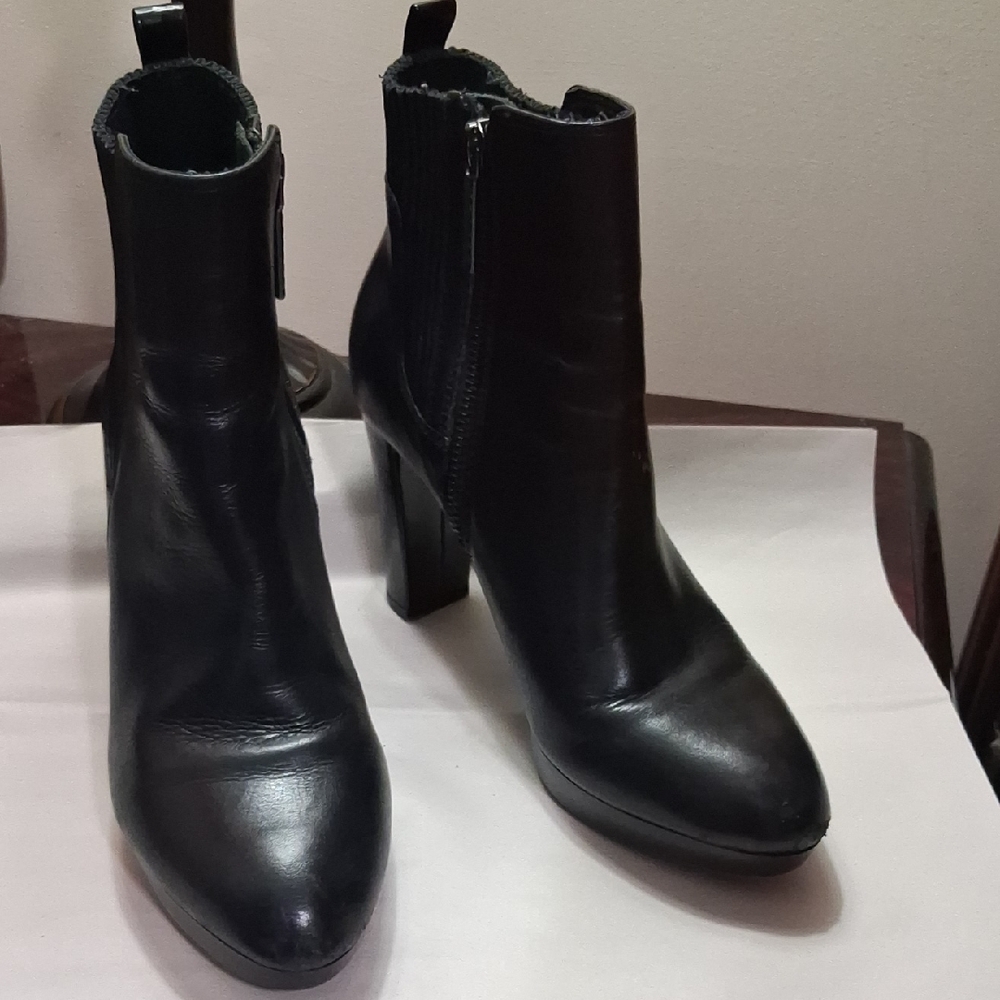 Donald J. Pliner Black Leather Ankle Booties